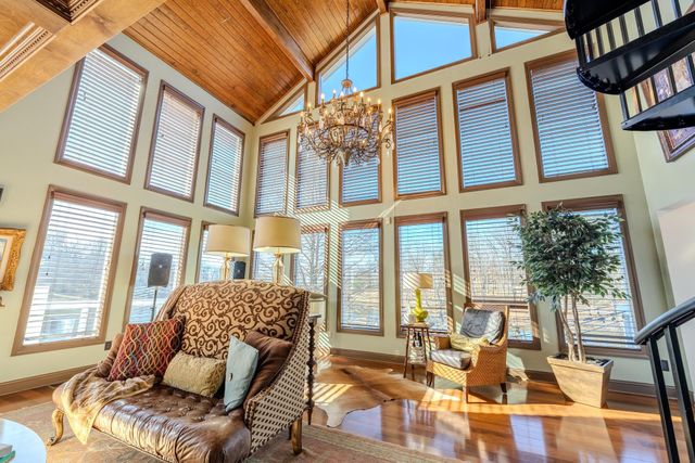 273 TANYARD CIR, Adamsville, TN 38310