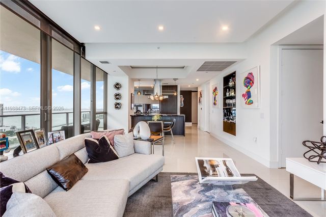 1100 Biscayne Blvd 2708, Miami, FL 33132