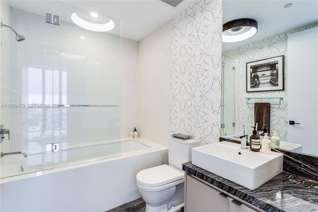 1100 Biscayne Blvd 2708, Miami, FL 33132