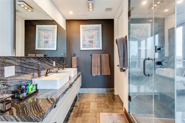 1100 Biscayne Blvd 2708, Miami, FL 33132