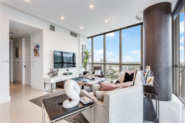 1100 Biscayne Blvd 2708, Miami, FL 33132