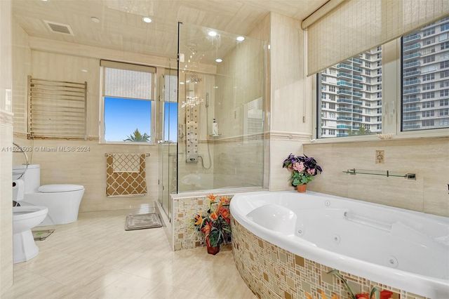 12 Seacrest Pkwy 3, Hollywood, FL 33019