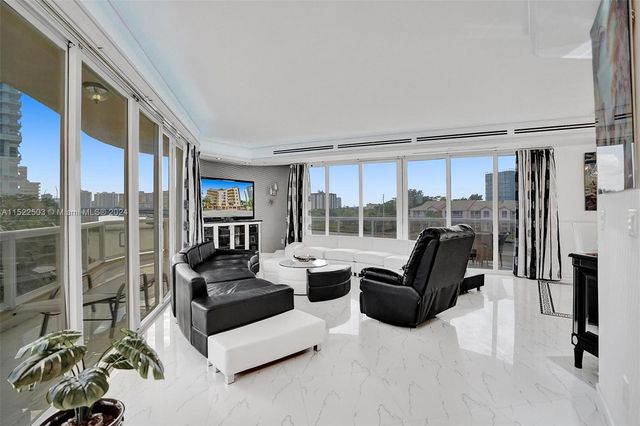 12 Seacrest Pkwy 3, Hollywood, FL 33019