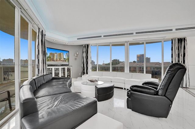 12 Seacrest Pkwy 3, Hollywood, FL 33019