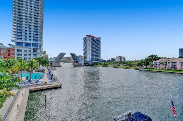 12 Seacrest Pkwy 3, Hollywood, FL 33019