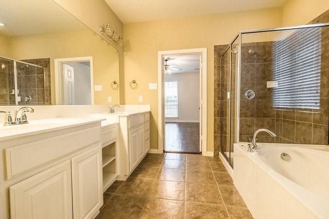 1328 Burnett Drive, Lantana, TX 76226