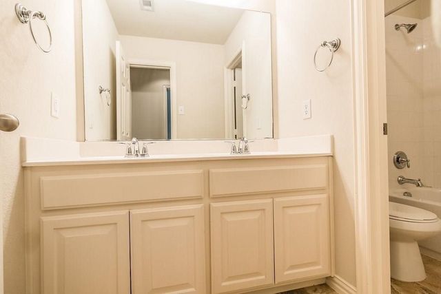 1328 Burnett Drive, Lantana, TX 76226