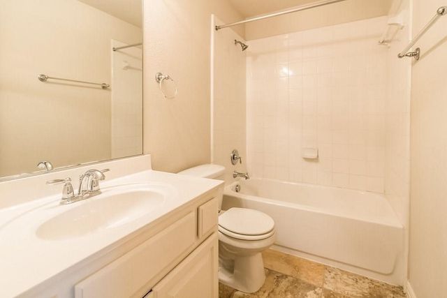 1328 Burnett Drive, Lantana, TX 76226