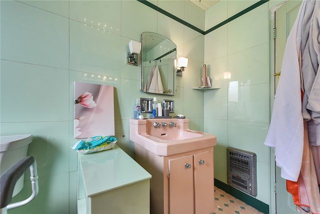 2141 E Ardmore Blv, Forest Hills Boro, PA 15221