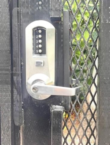 444 SW 4th St 204, Miami, FL 33130