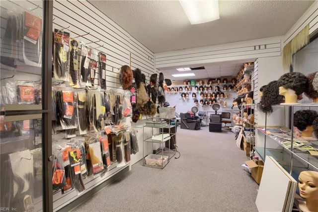 2420 W Mercury BLVD, Hampton, VA 23666