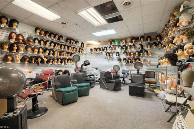 2420 W Mercury BLVD, Hampton, VA 23666