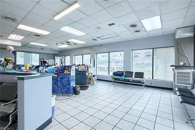 2420 W Mercury BLVD, Hampton, VA 23666