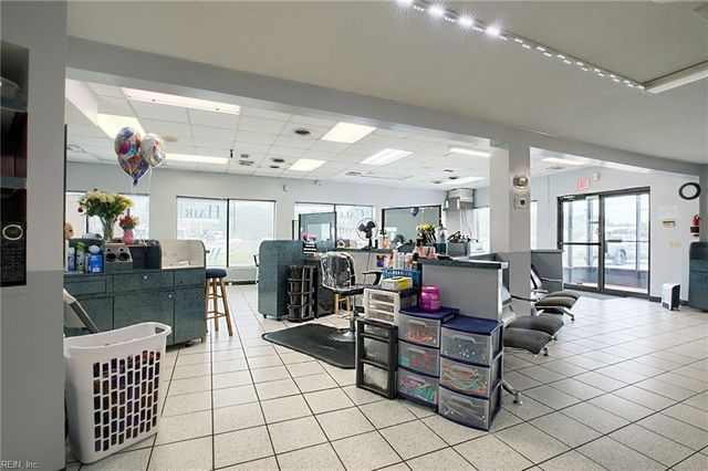 2420 W Mercury BLVD, Hampton, VA 23666