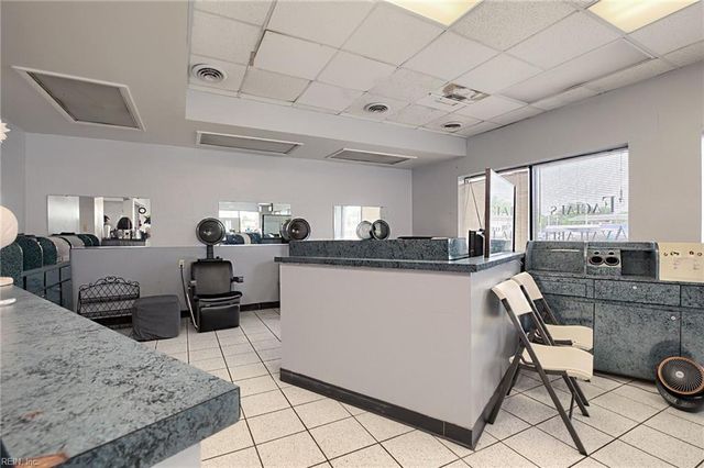 2420 W Mercury BLVD, Hampton, VA 23666