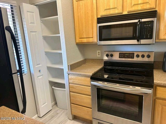 1745 E Glenn St Apt 220, Tucson, AZ 85719