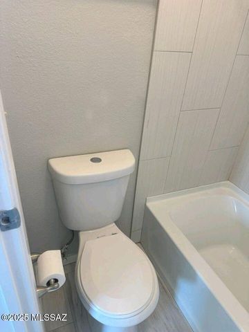 1745 E Glenn St Apt 220, Tucson, AZ 85719