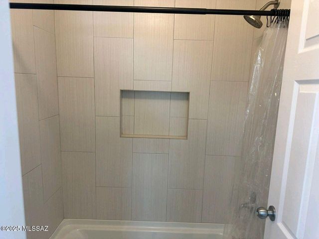 1745 E Glenn St Apt 220, Tucson, AZ 85719