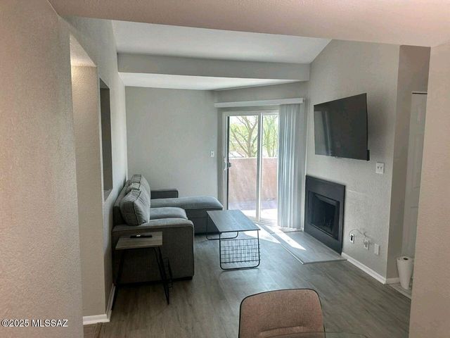 1745 E Glenn St Apt 220, Tucson, AZ 85719