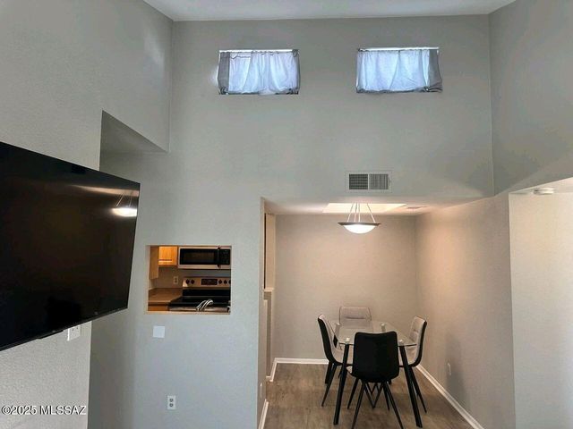 1745 E Glenn St Apt 220, Tucson, AZ 85719