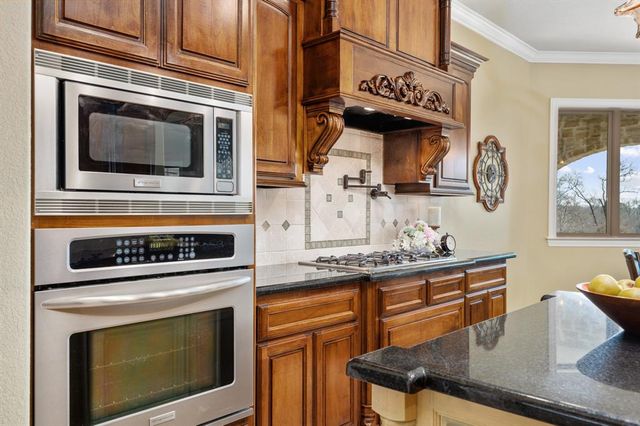 300 N County Road 1865, Grapeland, TX 75844