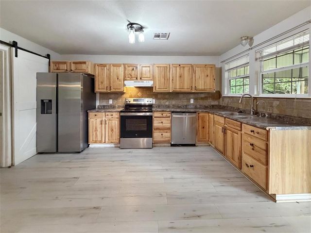 6949 Highway 8, Leesville, LA 71446