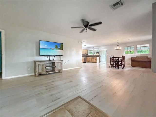 6949 Highway 8, Leesville, LA 71446