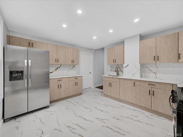 17 Maple Avenue W, Suffern, NY 10901