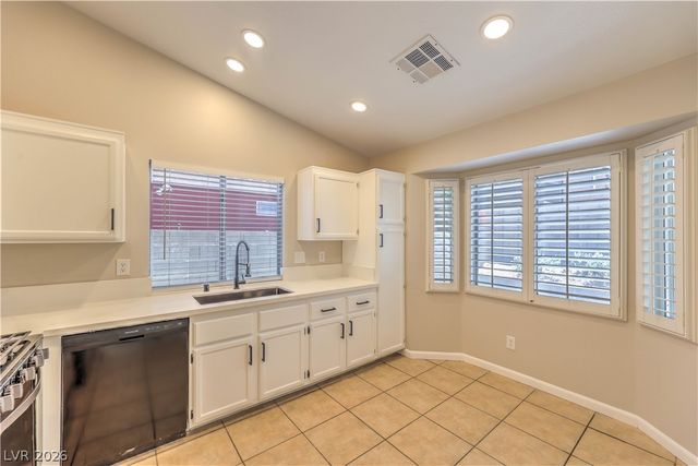 2007 GLISTENING SANDS Drive, Las Vegas, NV 89119