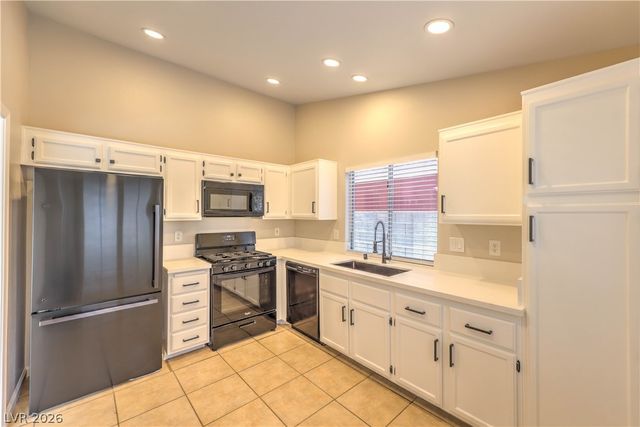 2007 GLISTENING SANDS Drive, Las Vegas, NV 89119