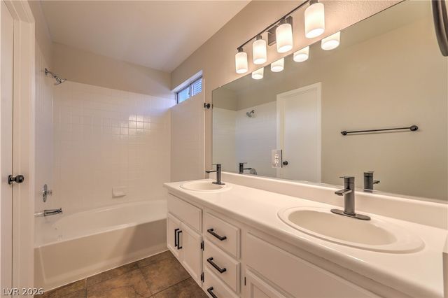 2007 GLISTENING SANDS Drive, Las Vegas, NV 89119