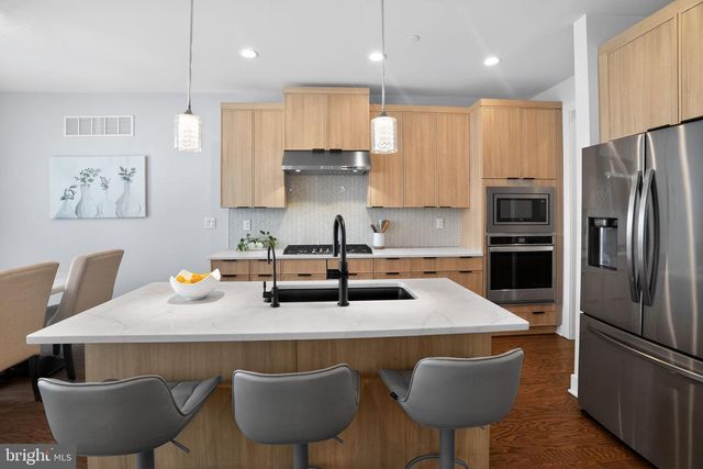 214 IRIS LN, Chester Springs, PA 19425