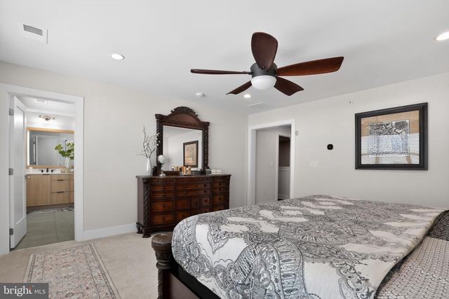 214 IRIS LN, Chester Springs, PA 19425