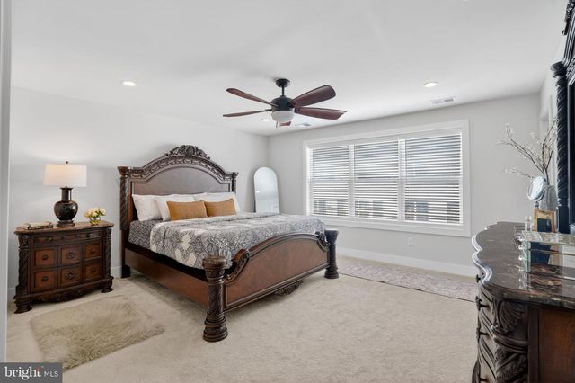 214 IRIS LN, Chester Springs, PA 19425