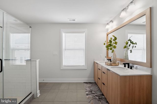 214 IRIS LN, Chester Springs, PA 19425