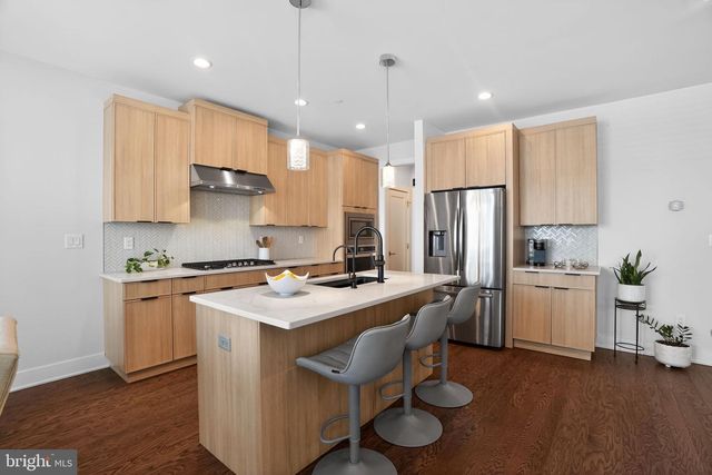 214 IRIS LN, Chester Springs, PA 19425