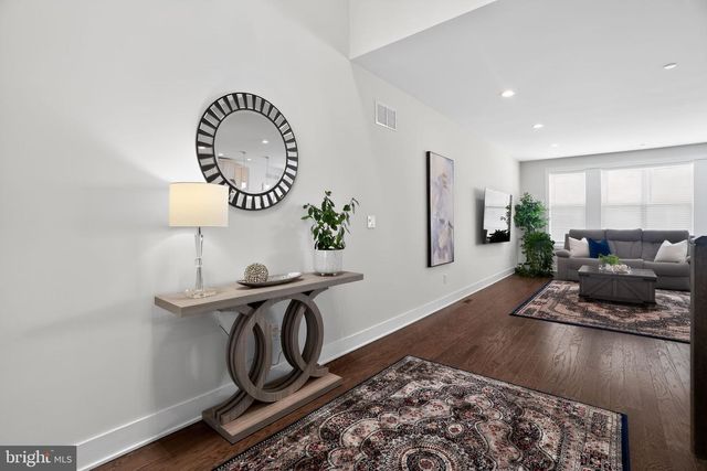 214 IRIS LN, Chester Springs, PA 19425