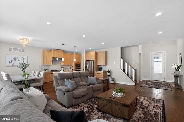 214 IRIS LN, Chester Springs, PA 19425