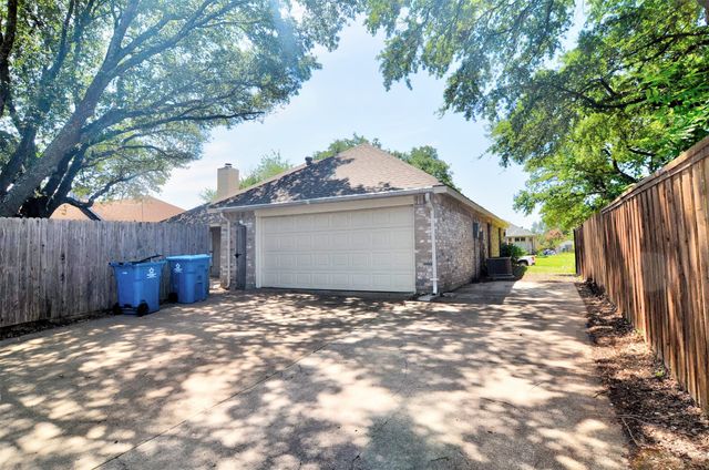 8901 Greentree Drive, Rowlett, TX 75088