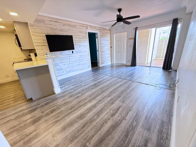612 Executive Center Drive 107, West Palm Beach, FL 33401
