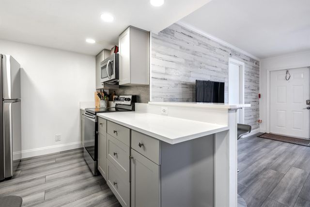612 Executive Center Drive 107, West Palm Beach, FL 33401
