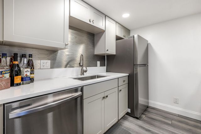 612 Executive Center Drive 107, West Palm Beach, FL 33401