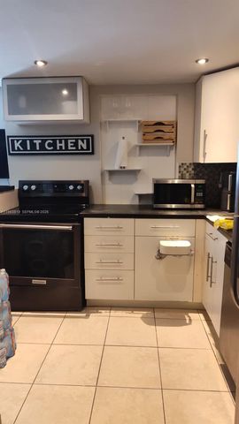 200 177 DR 115, Sunny Isles Beach, FL 33160