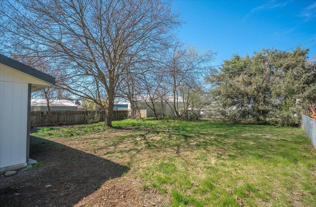 2415 N Myrtle St, Spokane, WA 99217