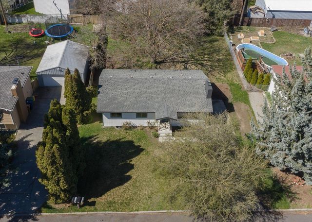 2415 N Myrtle St, Spokane, WA 99217