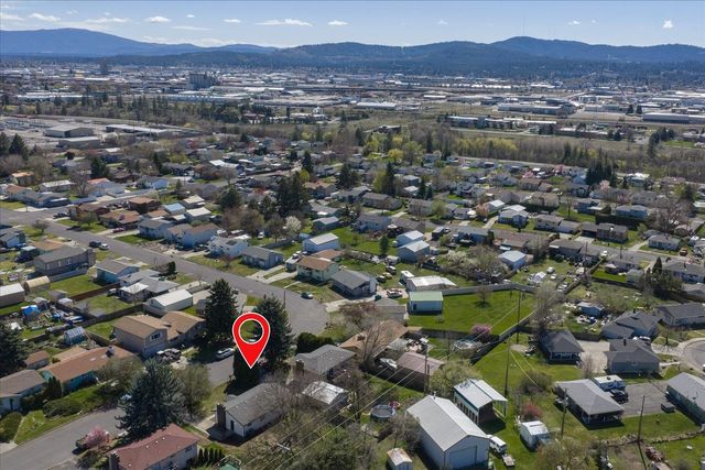 2415 N Myrtle St, Spokane, WA 99217