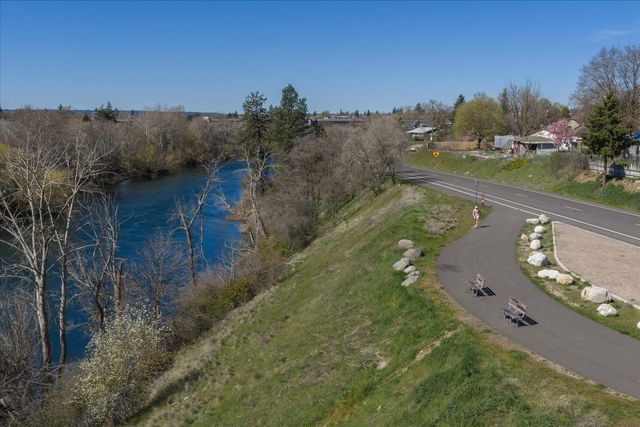 2415 N Myrtle St, Spokane, WA 99217