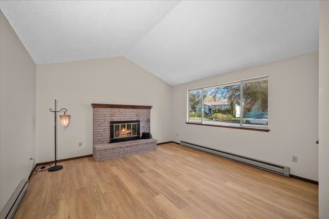 2415 N Myrtle St, Spokane, WA 99217