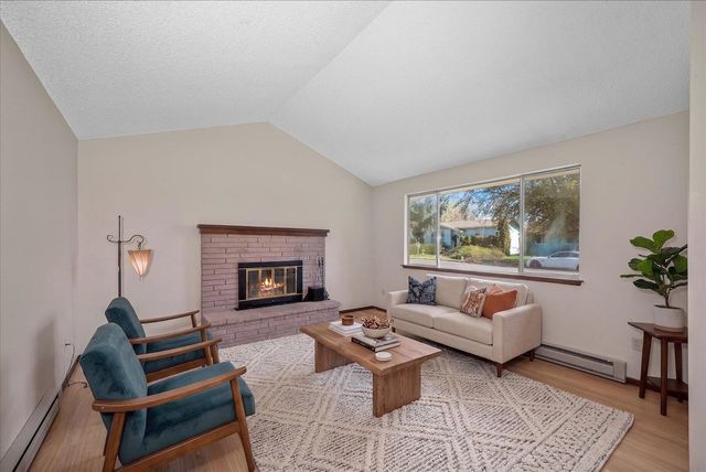 2415 N Myrtle St, Spokane, WA 99217