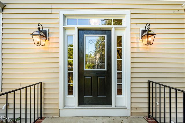 214 Towne Ridge Lane, Chapel Hill, NC 27516